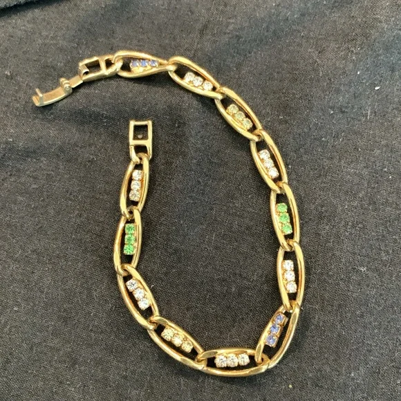 Bracelets - Picture 2 of 4